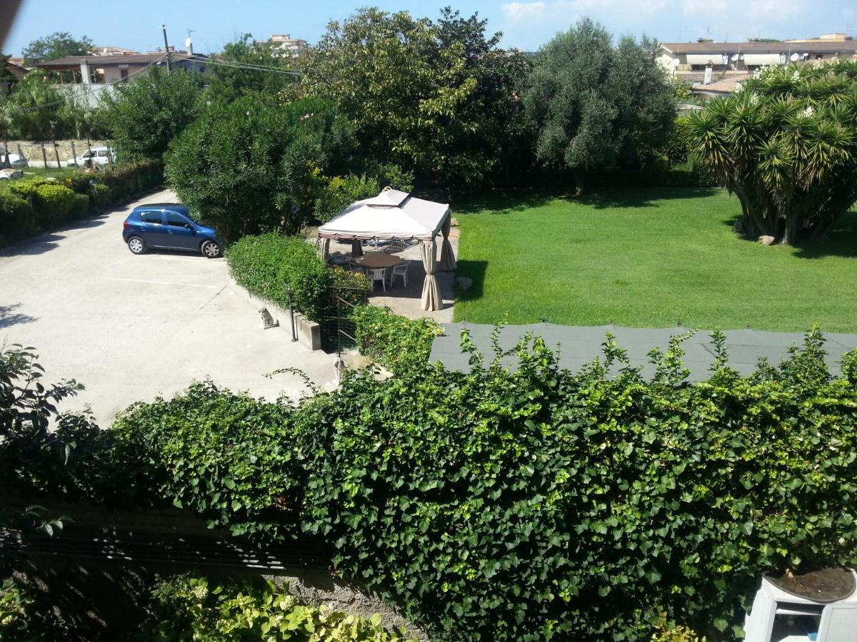 Garden Basement - Seminterrato Max 4 Ospiti - Fiumicino Vicino Aeroporto E Fiera Lejlighed Eksteriør billede