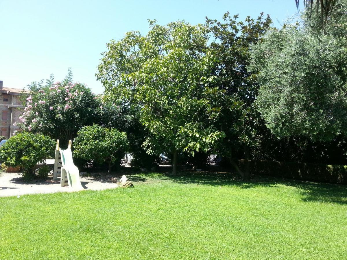Garden Basement - Seminterrato Max 4 Ospiti - Fiumicino Vicino Aeroporto E Fiera Lejlighed Eksteriør billede